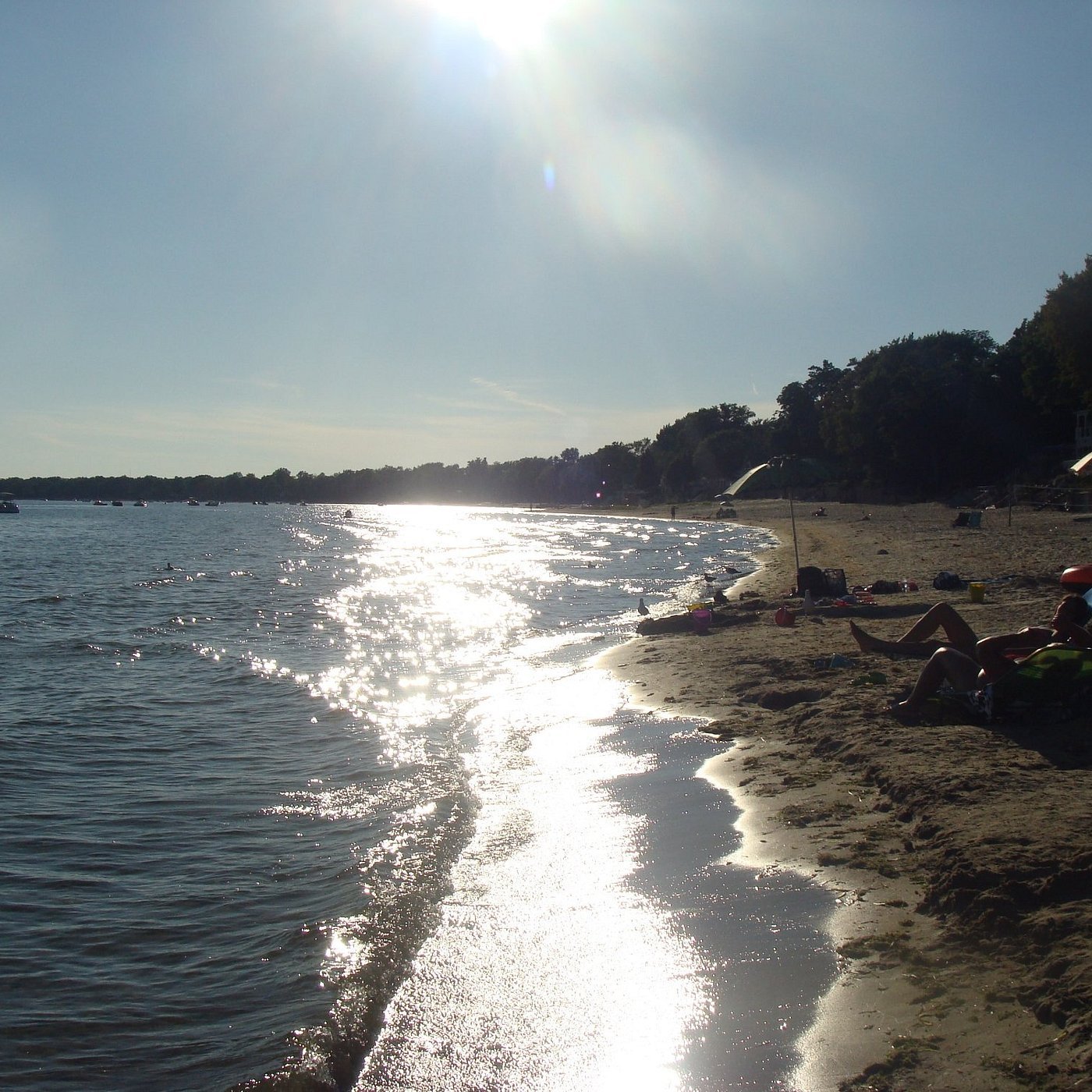 Crystal Beach Ontario – Best white sand beach to visit near Toronto